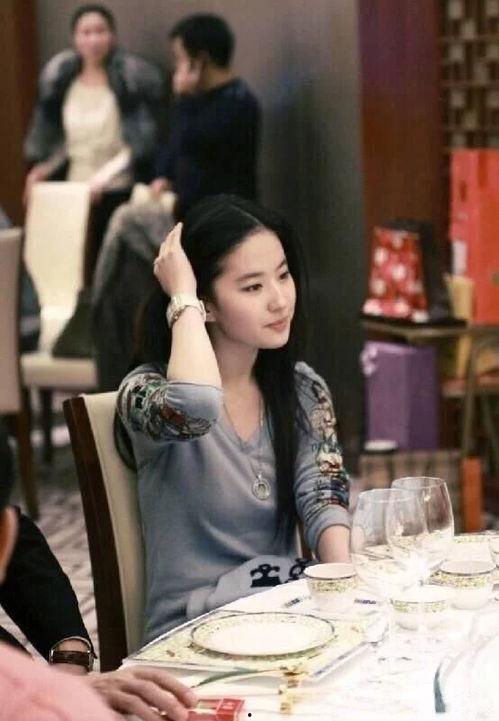 娱乐吃瓜社明星零距离,明星零距离，揭秘娱乐圈幕后故事